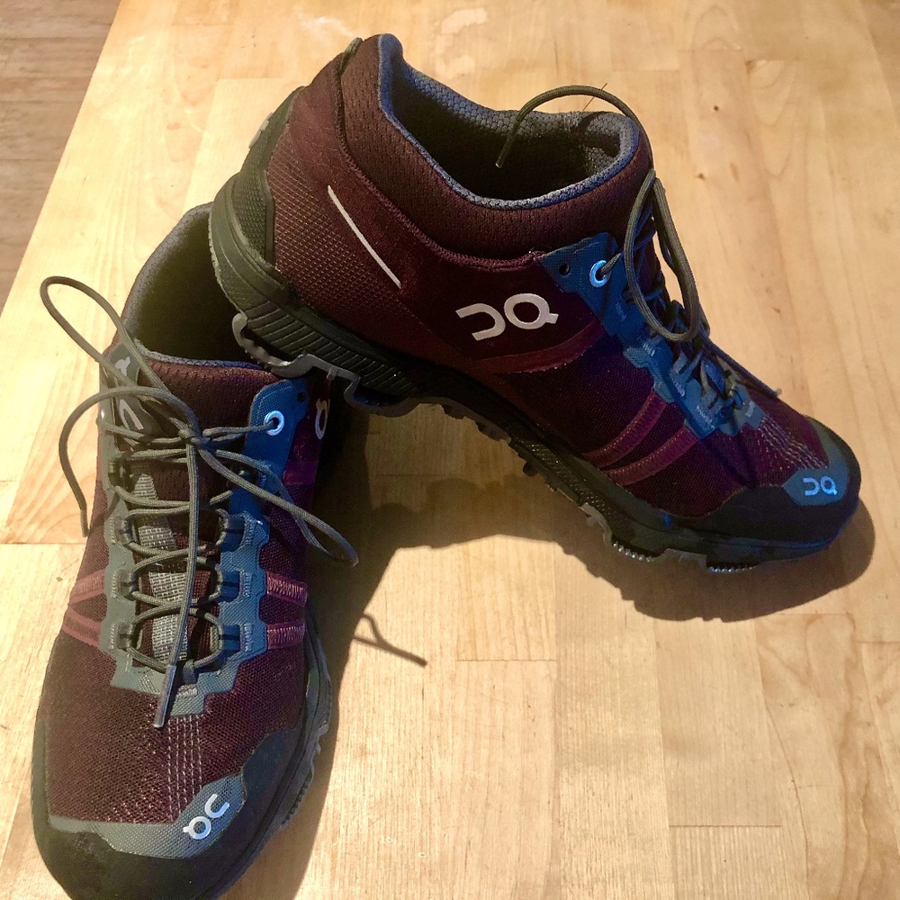 On Cloud Running Shoes W8